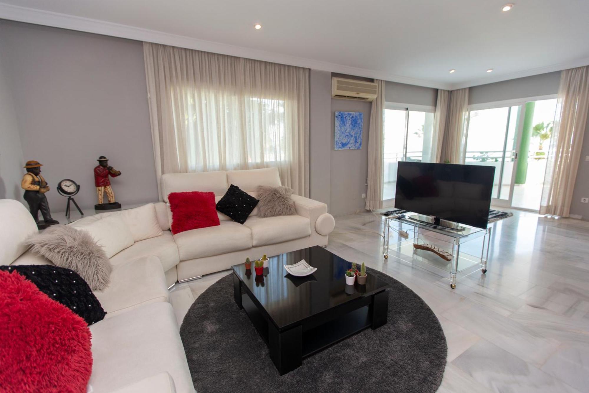 Villa Venecia, Apartamento de Lujo en 1º línea de playa + parking Málaga Exterior foto