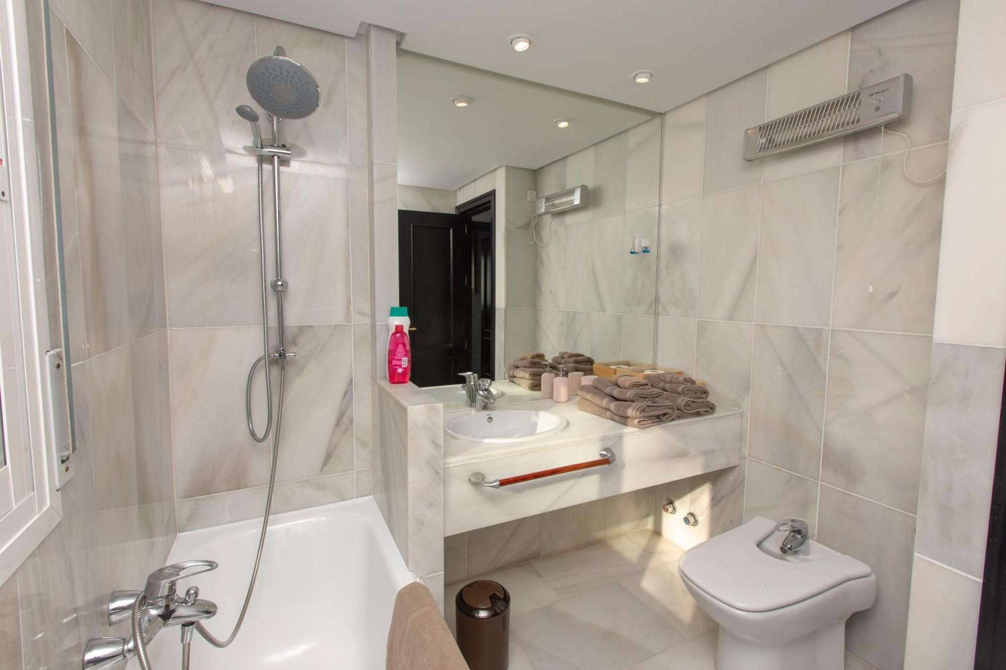Villa Venecia, Apartamento de Lujo en 1º línea de playa + parking Málaga Exterior foto