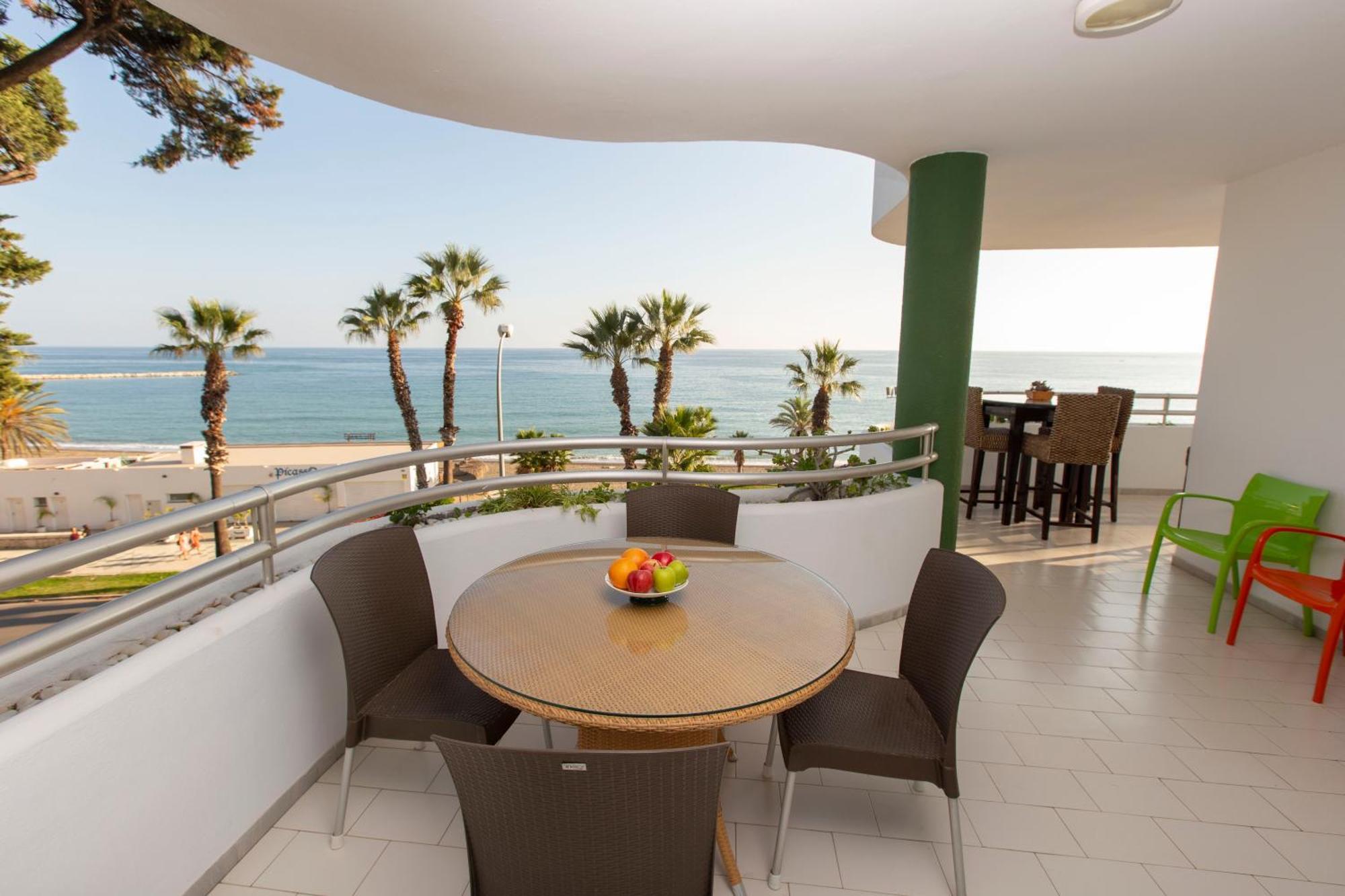 Villa Venecia, Apartamento de Lujo en 1º línea de playa + parking Málaga Exterior foto