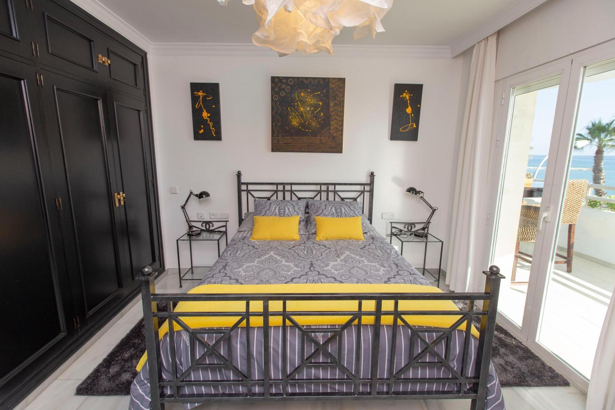 Villa Venecia, Apartamento de Lujo en 1º línea de playa + parking Málaga Exterior foto