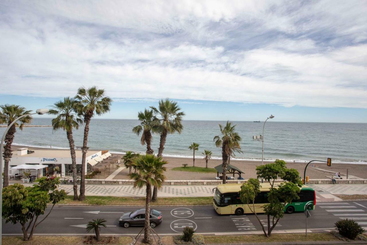 Villa Venecia, Apartamento de Lujo en 1º línea de playa + parking Málaga Exterior foto