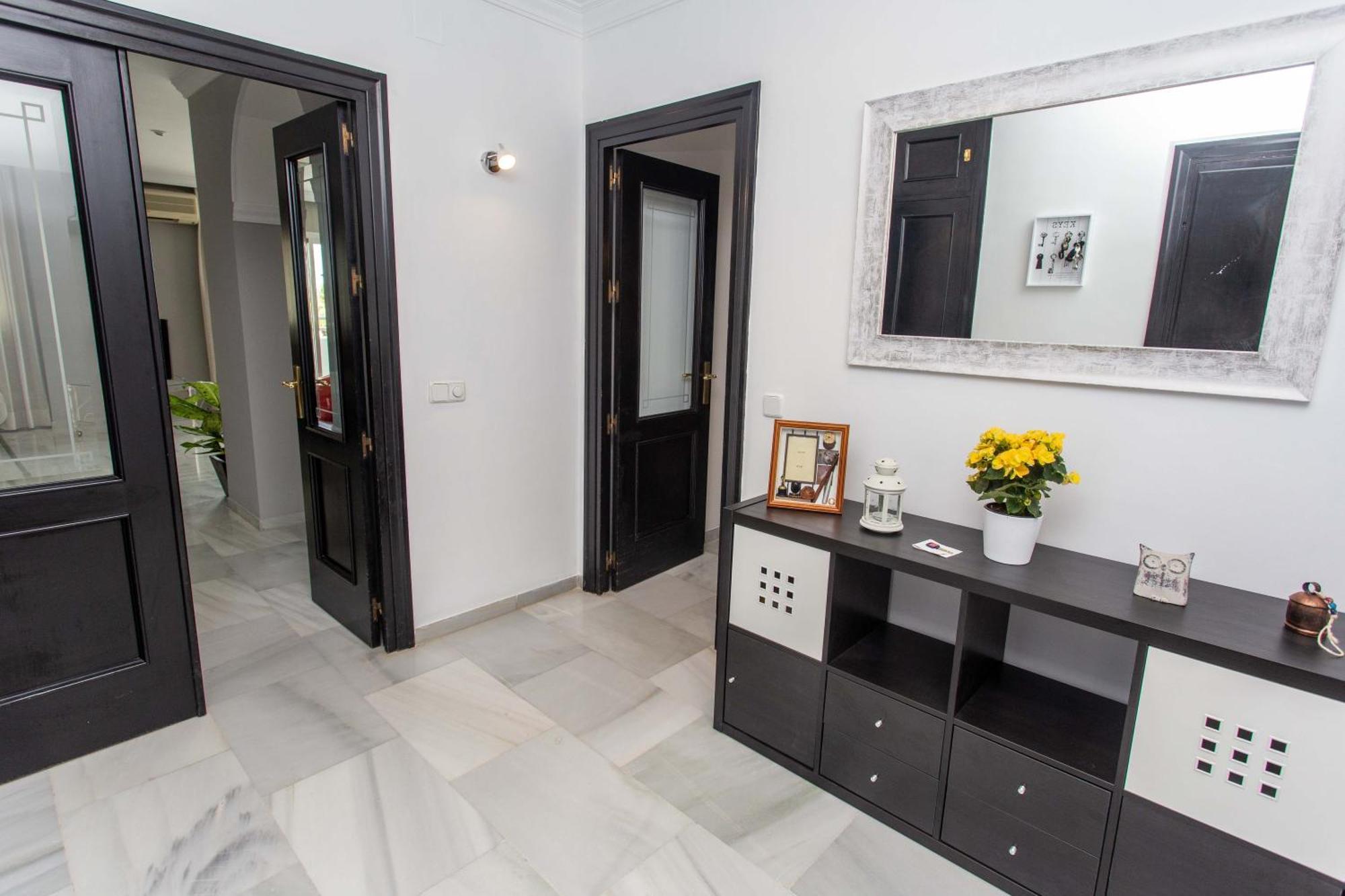 Villa Venecia, Apartamento de Lujo en 1º línea de playa + parking Málaga Exterior foto
