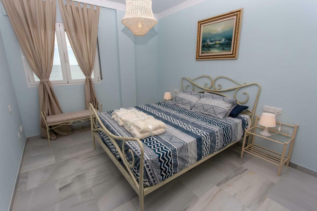 Villa Venecia, Apartamento de Lujo en 1º línea de playa + parking Málaga Exterior foto