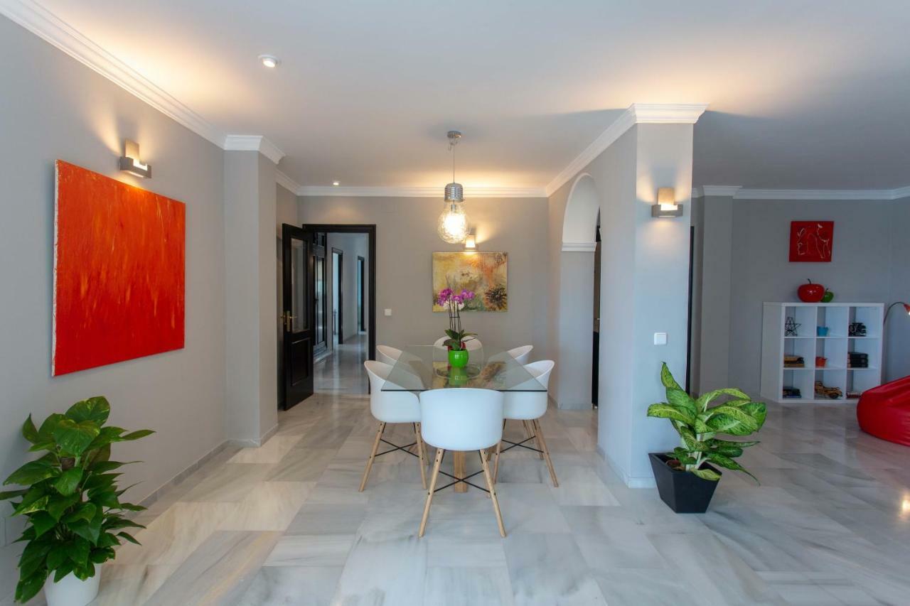 Villa Venecia, Apartamento de Lujo en 1º línea de playa + parking Málaga Exterior foto