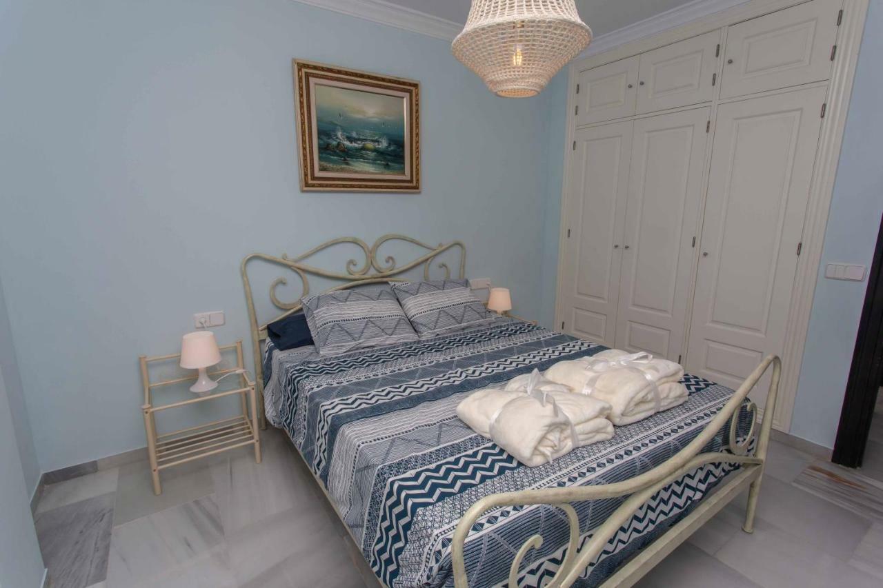 Villa Venecia, Apartamento de Lujo en 1º línea de playa + parking Málaga Exterior foto